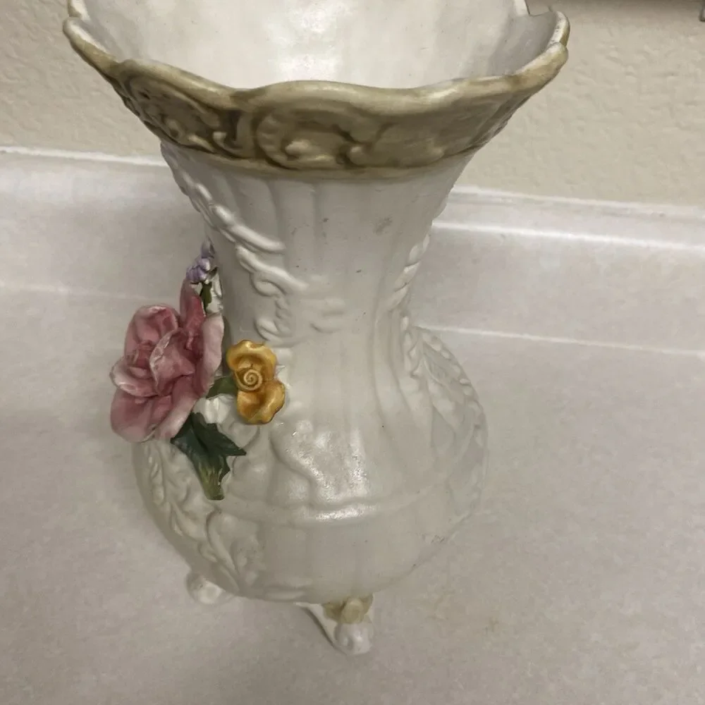 Capodimonte  Italy porcelain Vintage Large 9 3/4” Tall Vase Applied Flowers